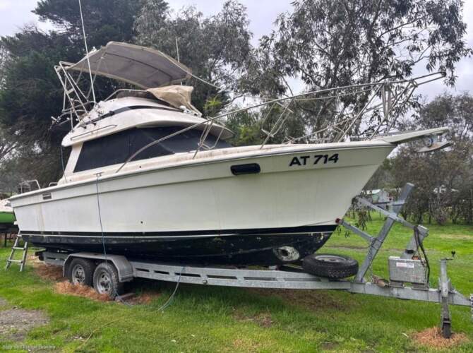 Riviera 27 Flybridge Traliable Aussie Dream!